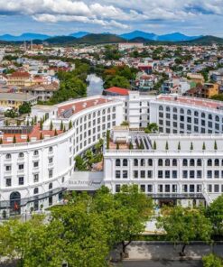 SILK PATH GRAND HUE HOTEL & SPA